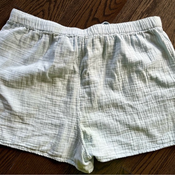 Wilfred free baby blue linen shorts (with pockets!) - Picture 2 of 5